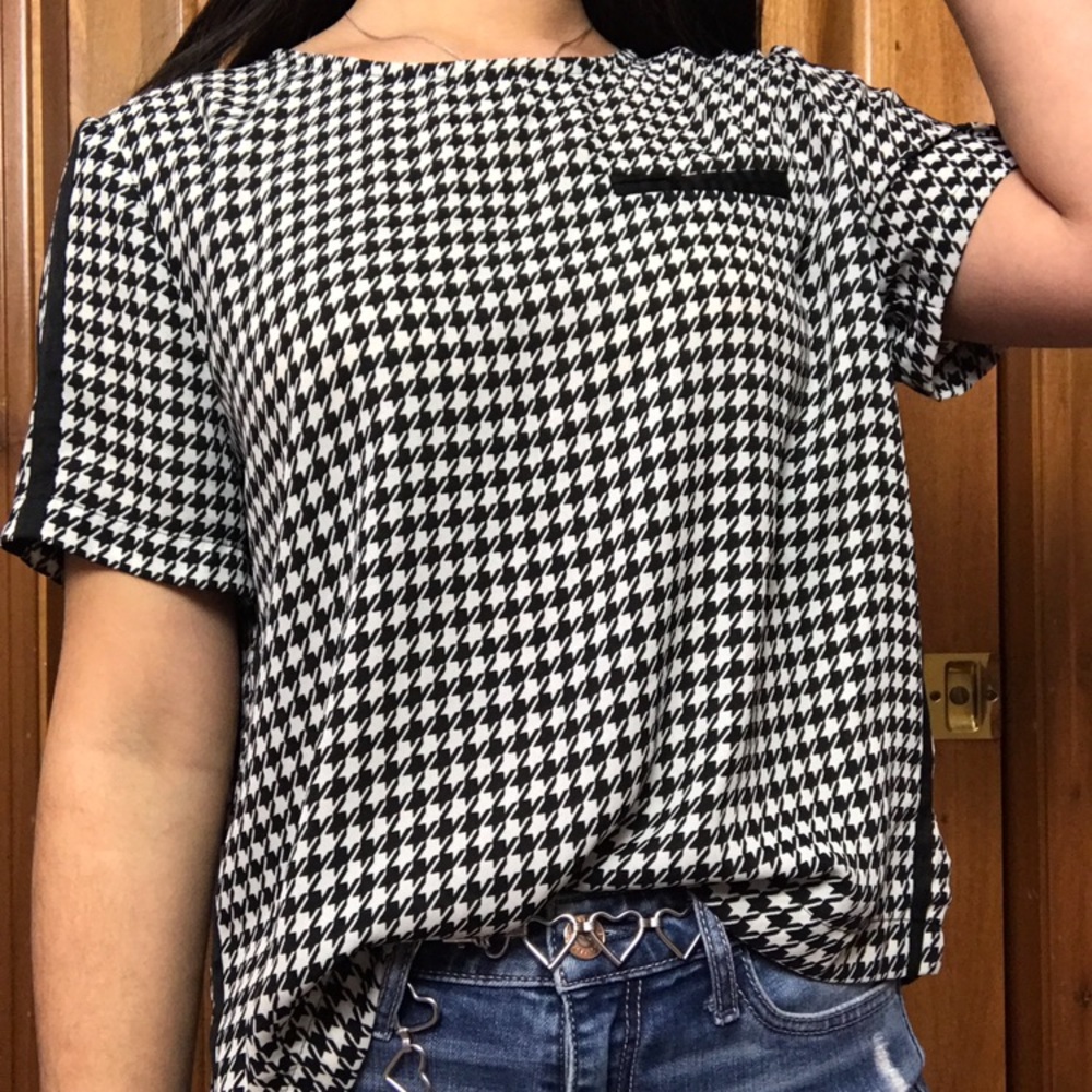 Patterned Tee - Picture 4 of 5